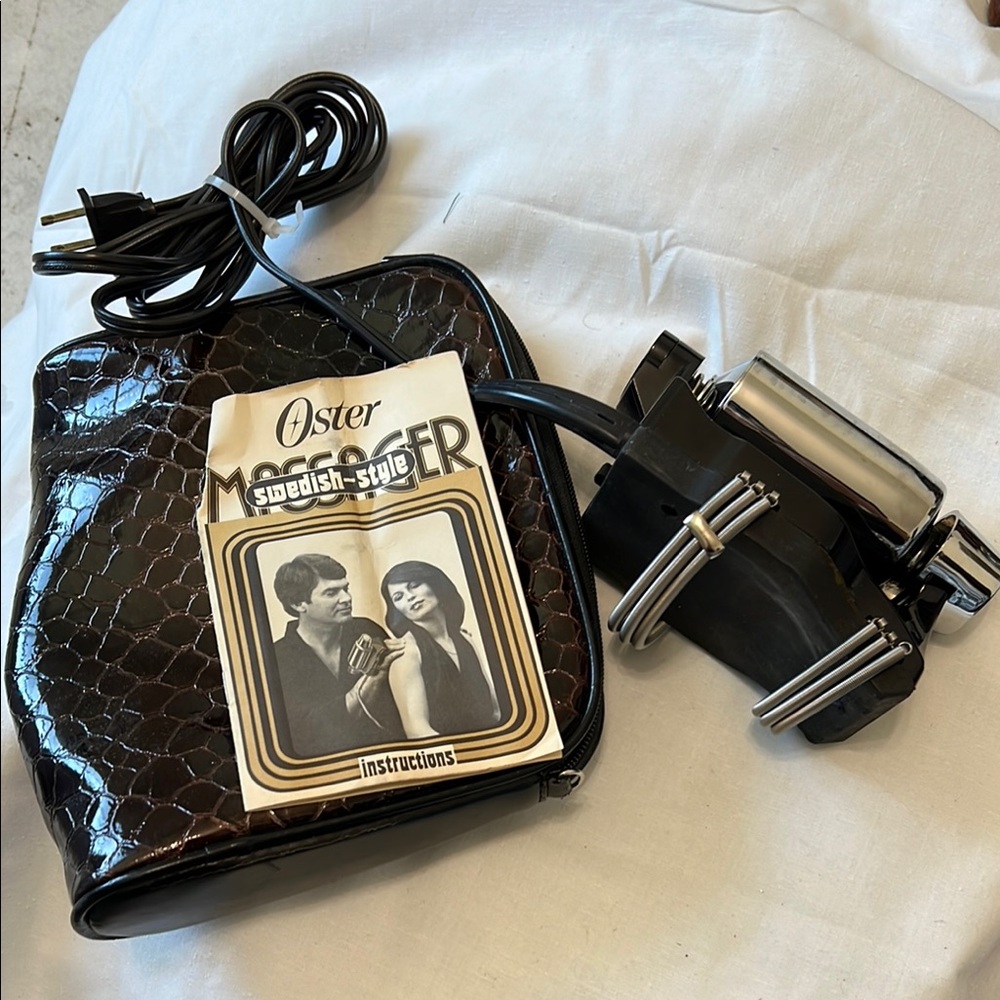 Oster Clipper with Black Textured Case